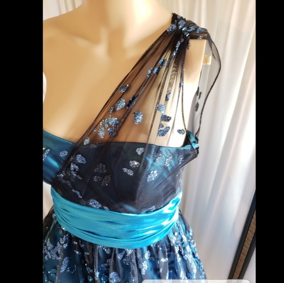 Morgan & Co. Prom Dress - Picture 3 of 7